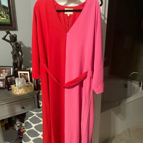 Gorgeous Tuckernuck Scarlet and Hot Pink Madame G Caftan L - Picture 7 of 9